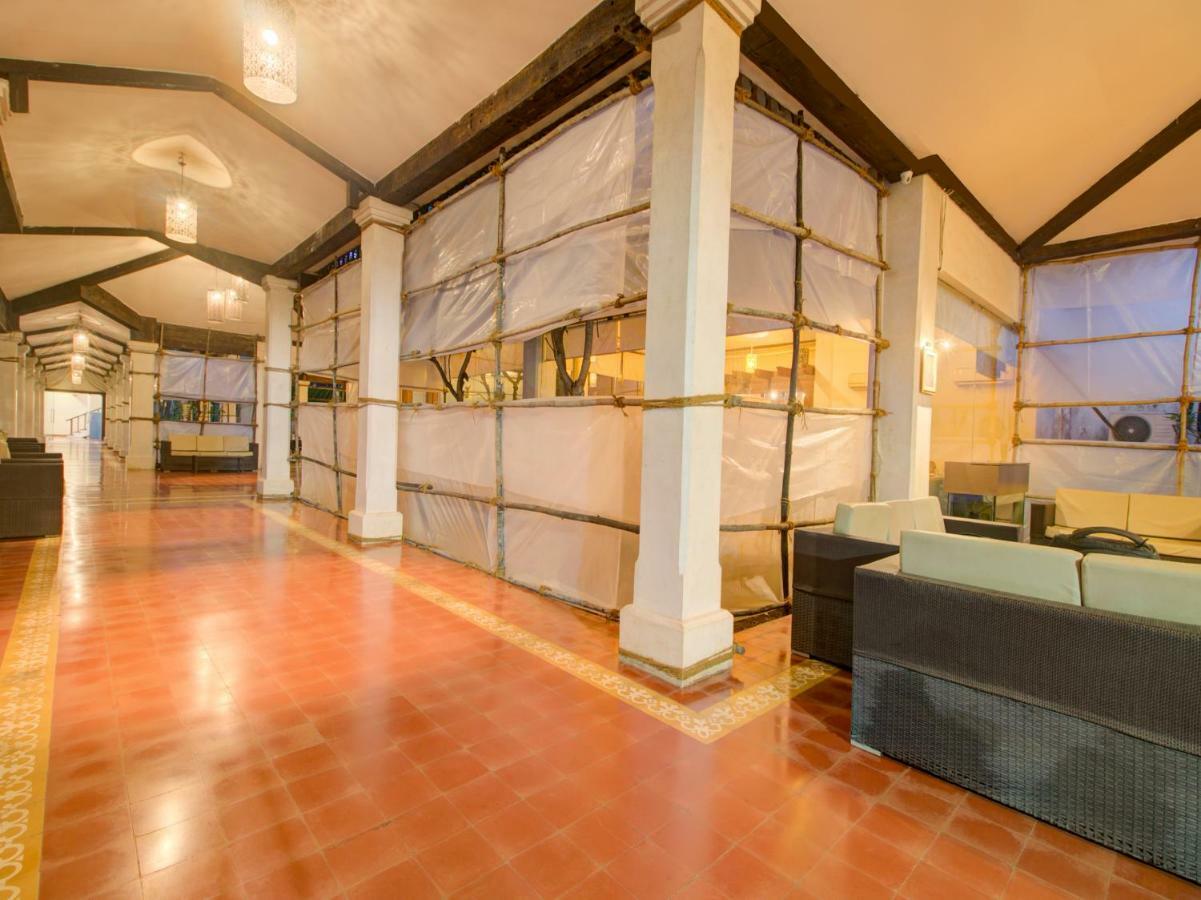 Capital O 36727 Plush Retreat Hotel Dive Luaran gambar
