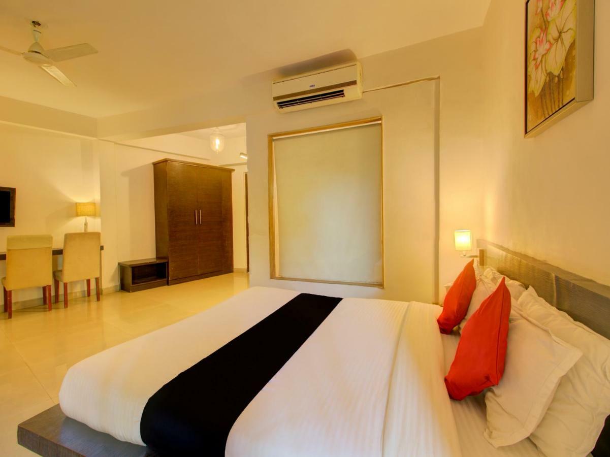 Capital O 36727 Plush Retreat Hotel Dive Luaran gambar