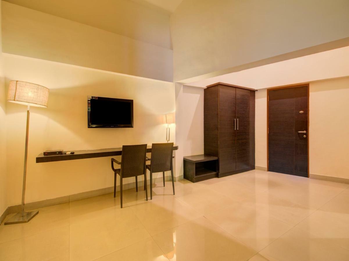 Capital O 36727 Plush Retreat Hotel Dive Luaran gambar